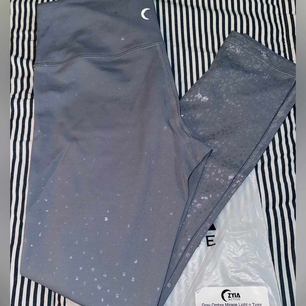 ZYIA Gray Ombré Mirage Light N Tight Hi-Rise 24” leggings